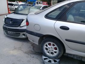 Renault Laguna 1 Orijinal Çıkma Sağ Arka Çamurluk Kesme