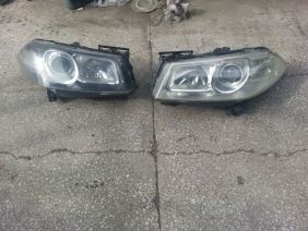 Renault Megane 2 Orjinal Çıkma Sağ Sol İçi Siyah Xenonlu Mercekli Far