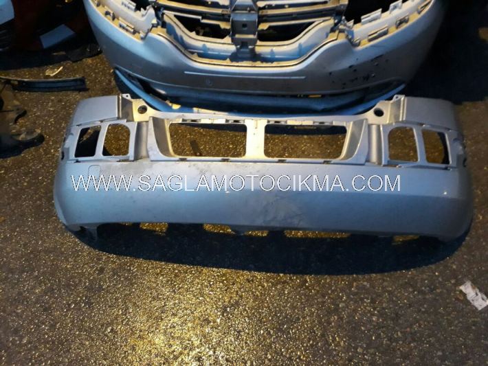 Renault Megane II HatchBack Arka Tampon Megane Çıkma Parça 242951